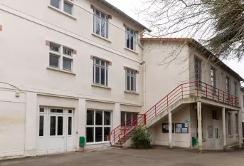 Bâtiment du lycée professionnel Saint-François d'Assise