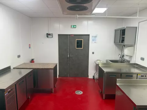 Laboratoire de pâtisserie de l'Ecole Hôtelière Sainte-Thérèse