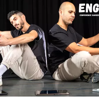 Les danseurs de la compagnie L'Embardée