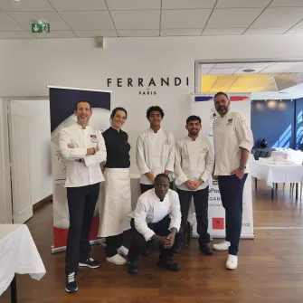 Les jeunes du lycée Poullart des Places avec leurs accompagnateurs