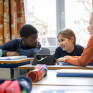 École Joie de Vivre. Shaloom, à gauche, en classe de CM1